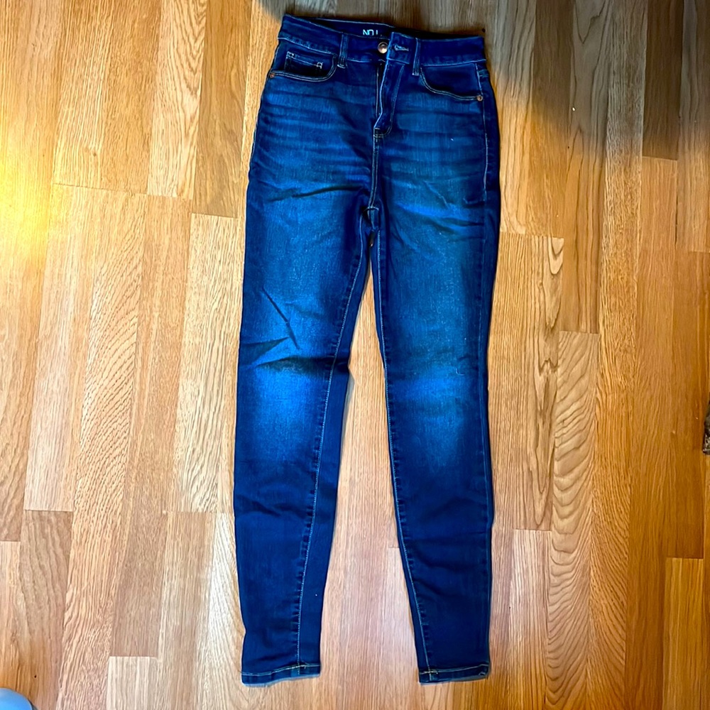 Dark wash skinny jeans size 3